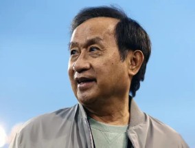 3000亿登顶财富榜却遭抵制，首富家族的AB面