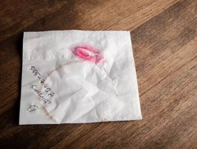 空乘人员详细解释了暗号“鲍勃”的含义